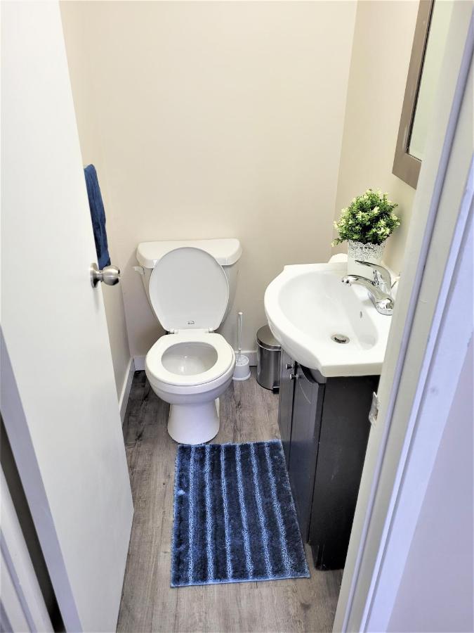 Cozy 4 Bedroom Townhouse - Peaceful Feel Of Home Winnipeg Eksteriør bilde