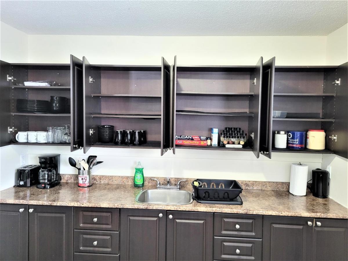 Cozy 4 Bedroom Townhouse - Peaceful Feel Of Home Winnipeg Eksteriør bilde
