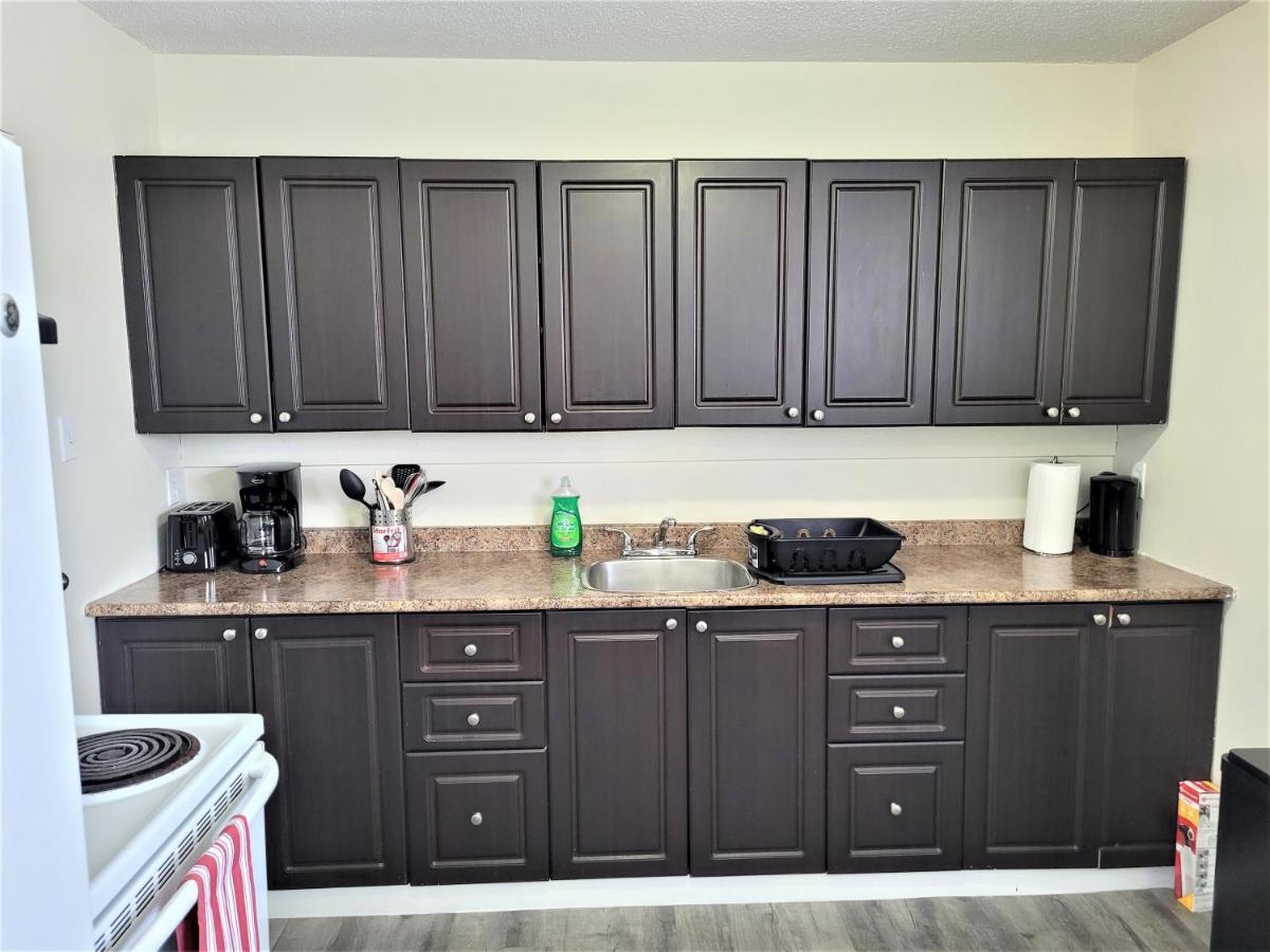 Cozy 4 Bedroom Townhouse - Peaceful Feel Of Home Winnipeg Eksteriør bilde